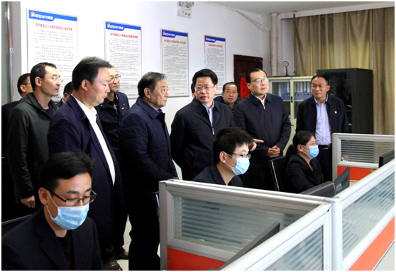 安徽省副省長(zhǎng)、市委書記楊光榮來(lái)到集團(tuán)公司調(diào)研安全生產(chǎn)工作